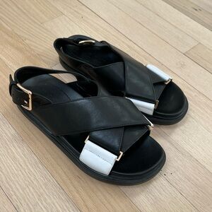 Marni Fussbett leather Sandals